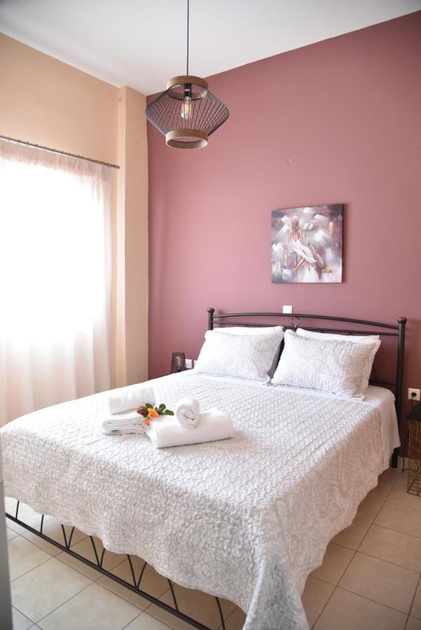 Family Apartments 3 Lechaio 외부 사진