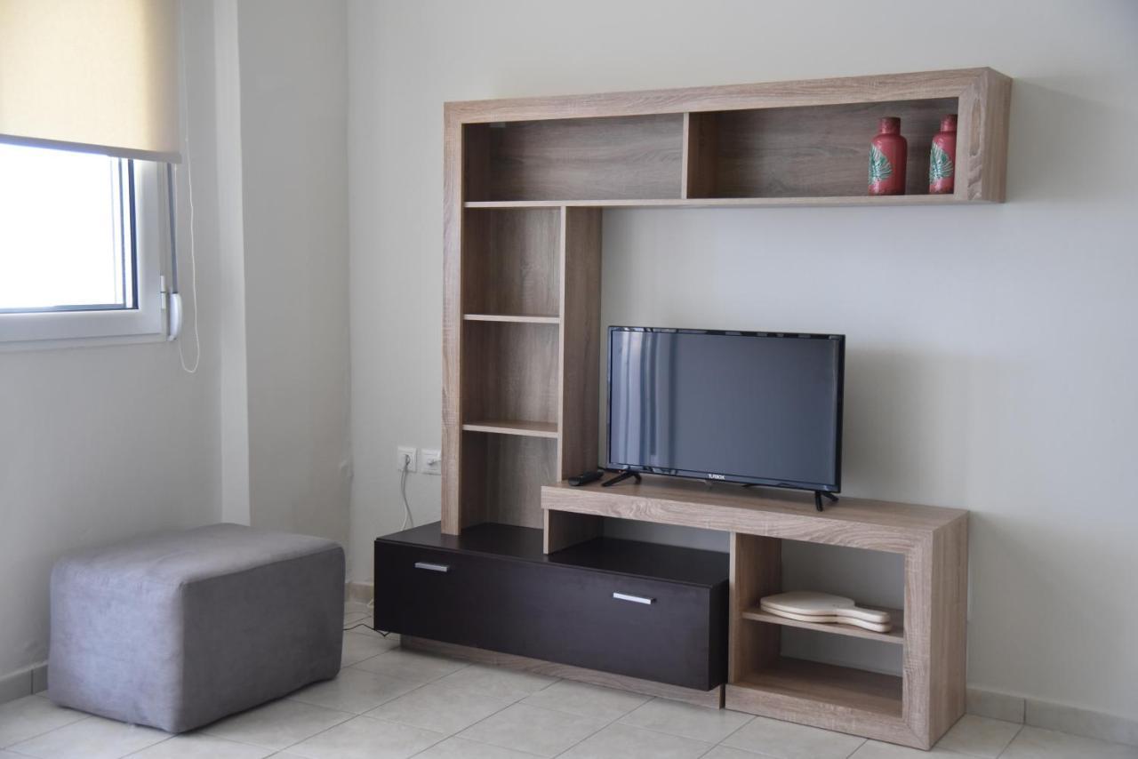 Family Apartments 3 Lechaio 외부 사진