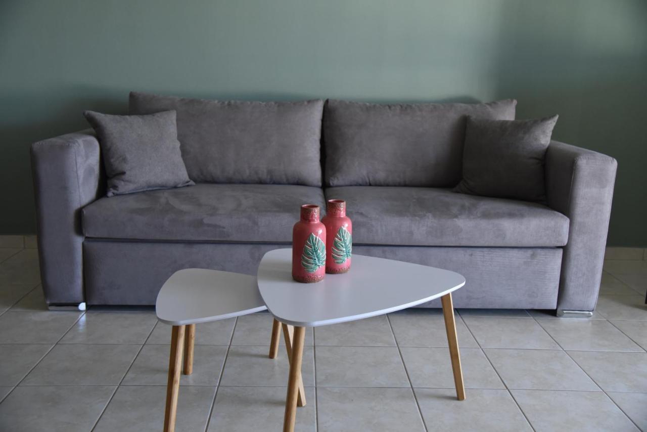 Family Apartments 3 Lechaio 외부 사진